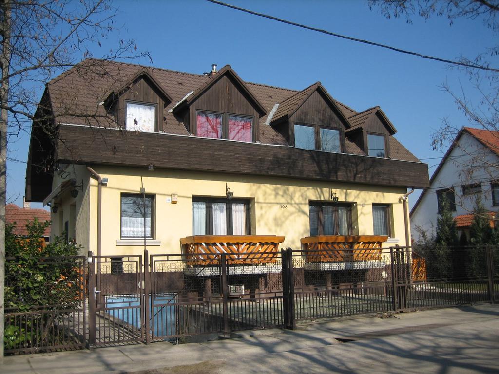 St. Michael Apartman Budapesta Exterior foto