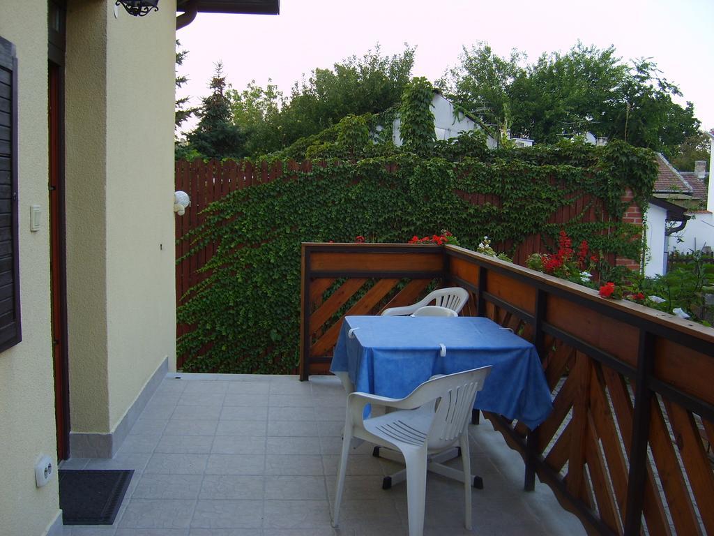 St. Michael Apartman Budapesta Exterior foto